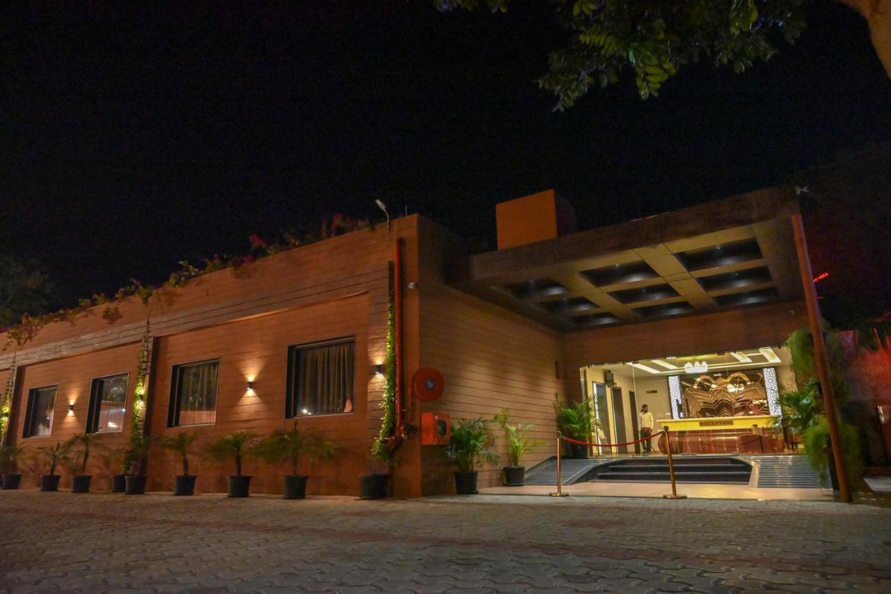 Md Farms And Resorts Mathura Exterior photo